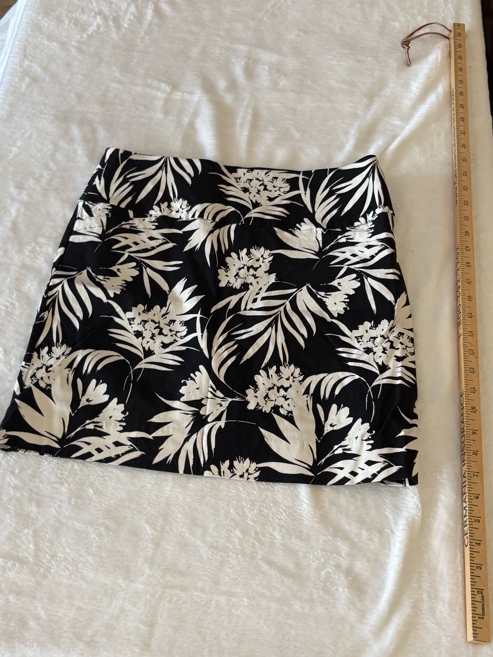 Black and White Tropical Print Mini Skirt
